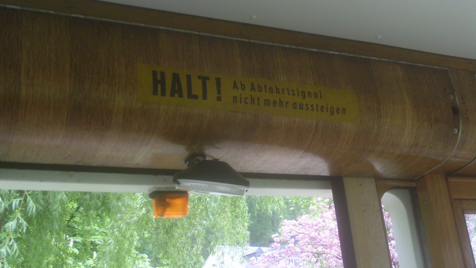 Dveřní výstraha v tramvaji Gotha ET 57