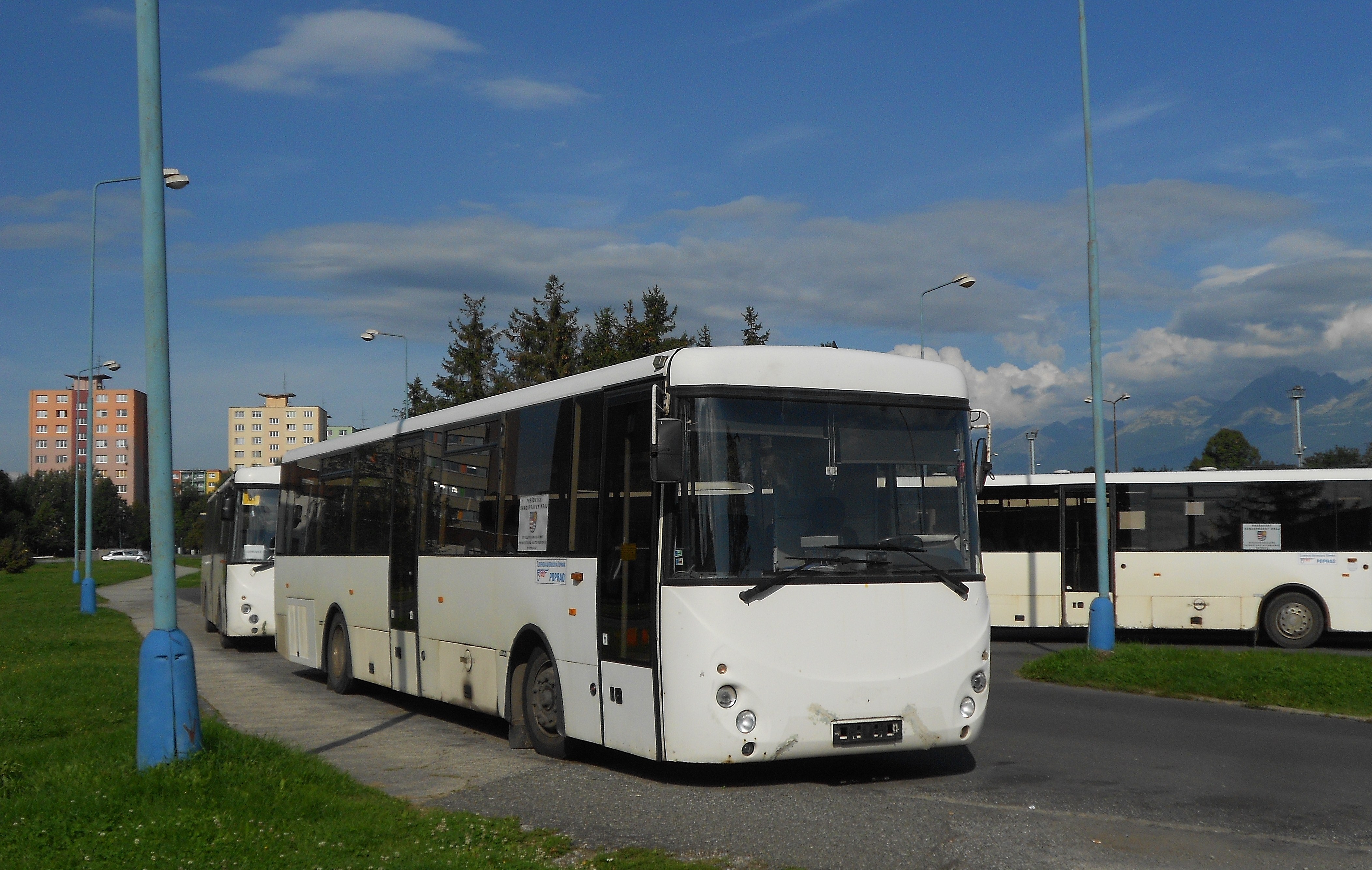 Příměstský dlouhodobě odstavený Novoplan bez SPZ stojí odstavený v Popradu na aut.nádraží